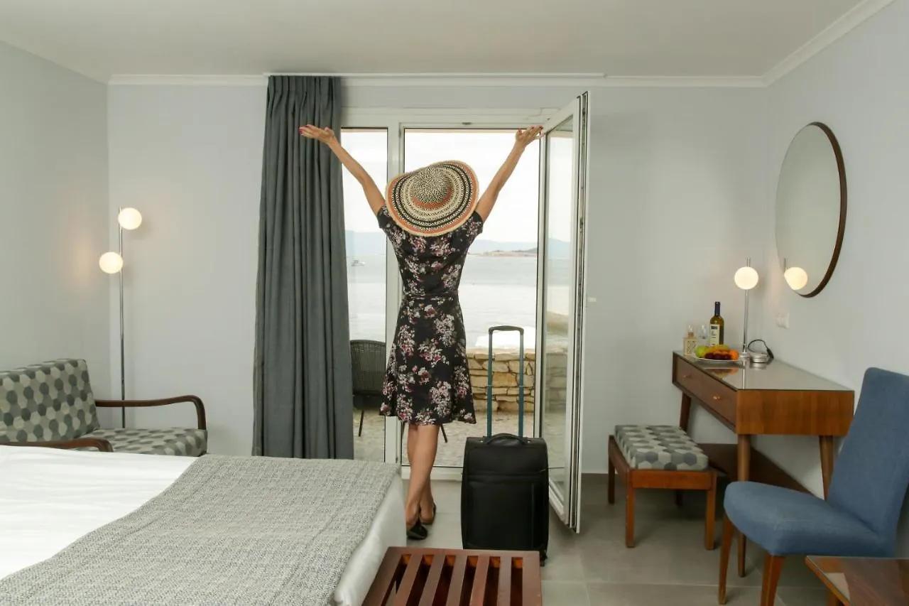 **** Üdülőközpont Xenia Ouranoupolis Hotel Görögország